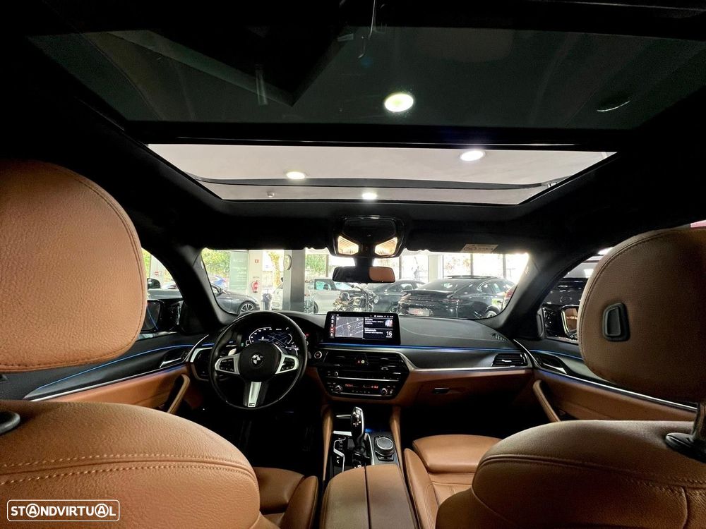 BMW 530 e Pack Desportivo M - 11