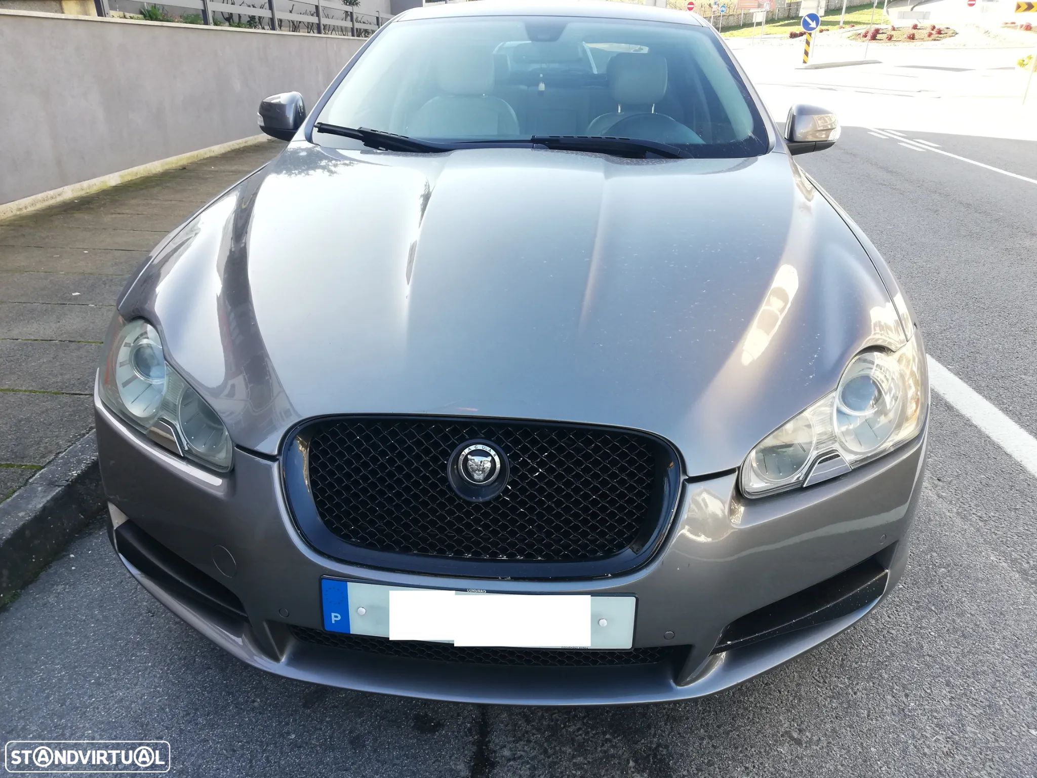Jaguar XF 2.7 D V6 Premium Luxury - 1