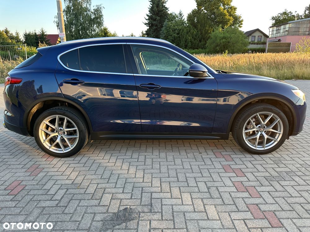 Alfa Romeo Stelvio 2.0 Turbo 16V AT8-Q4 Ti - 8