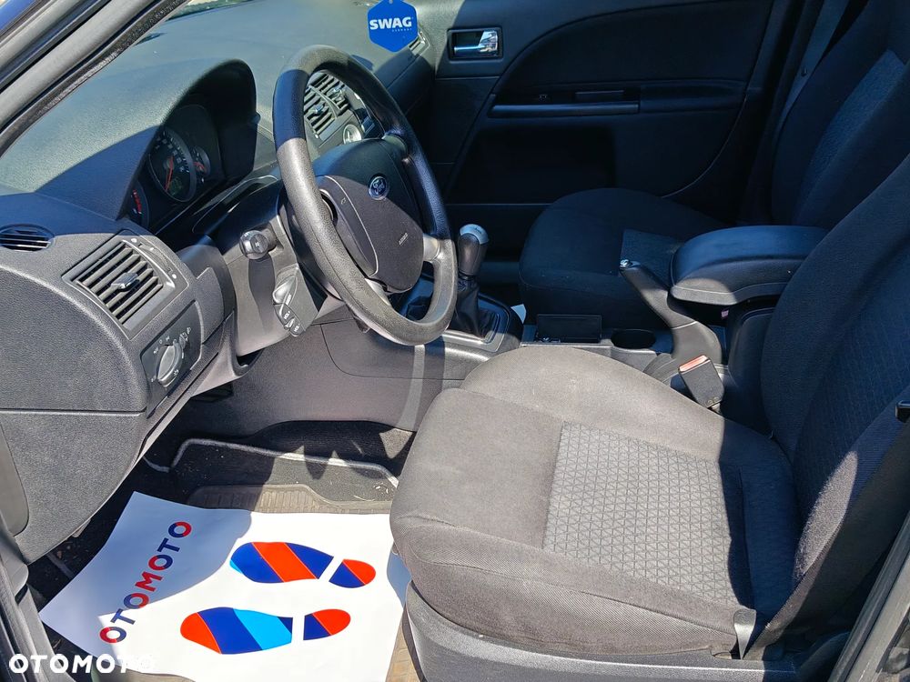 Ford Mondeo 1.8 Ghia - 7
