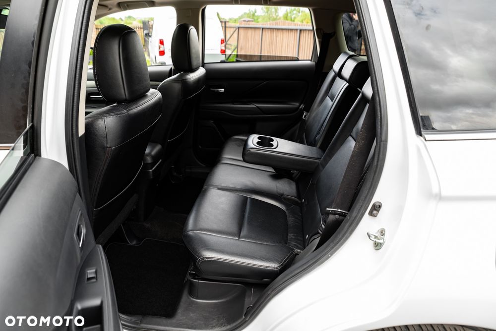 Mitsubishi Outlander 2.2 DI-D 4WD Automatik Invite - 20