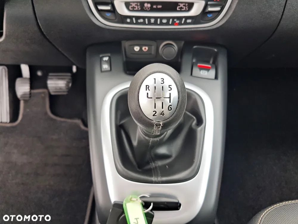 Renault Scenic dCi 130 FAP Luxe - 22