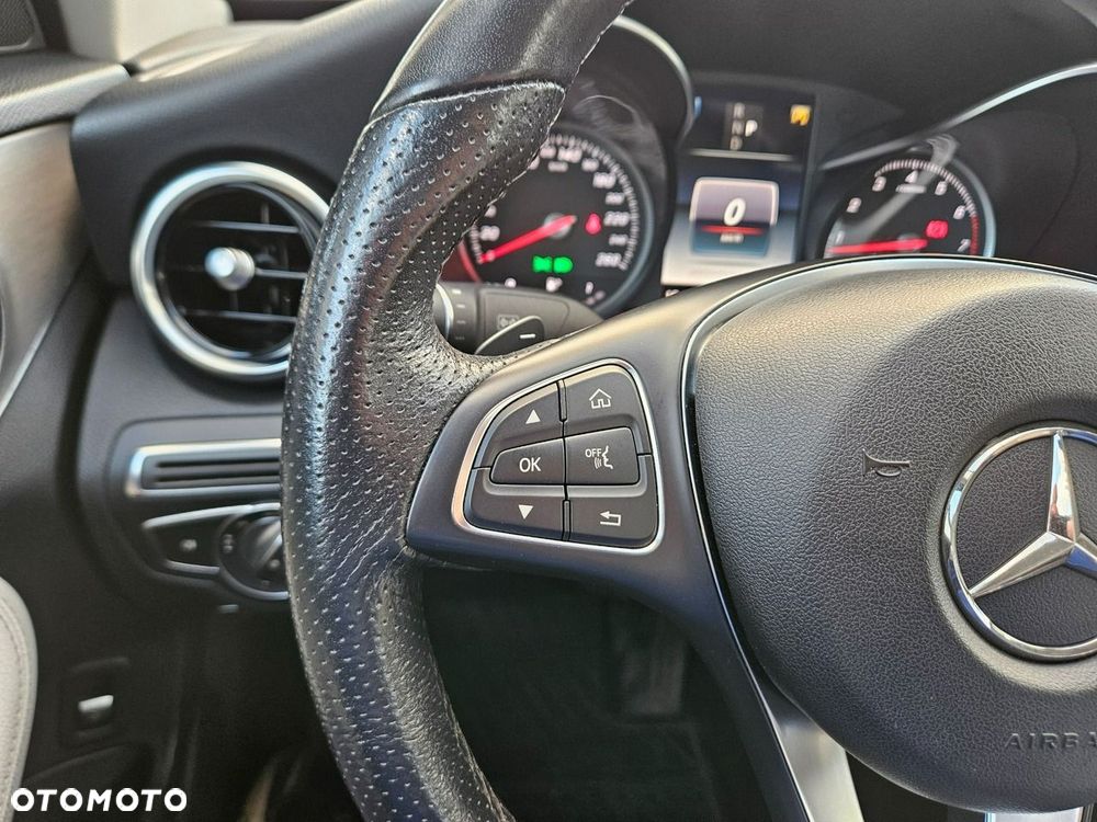 Mercedes-Benz Klasa C 180 9G-TRONIC Exclusive - 36