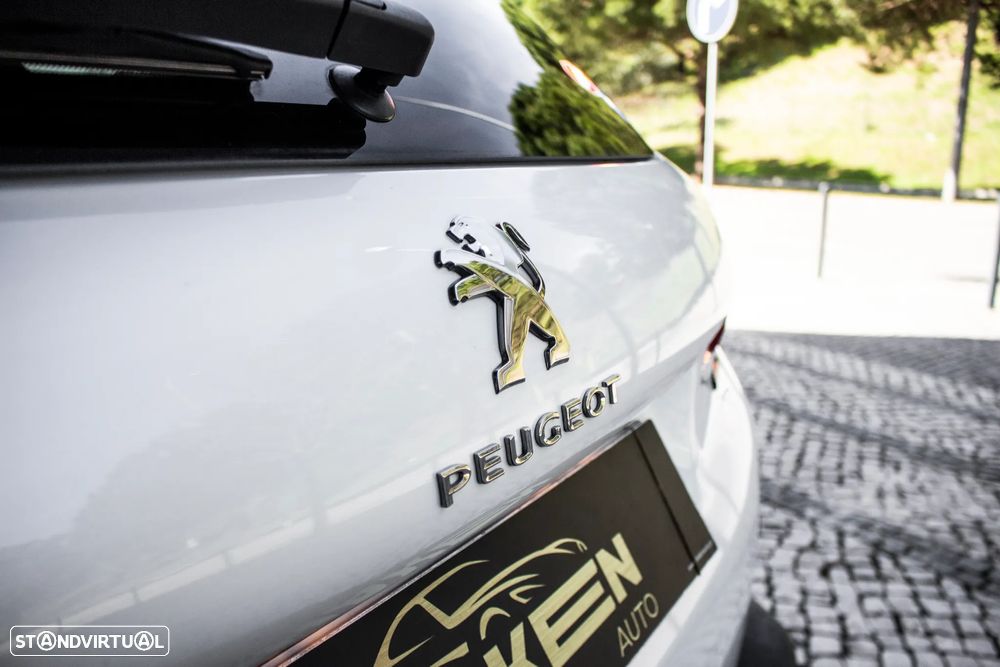 Peugeot 2008 1.2 PureTech GT Line - 12