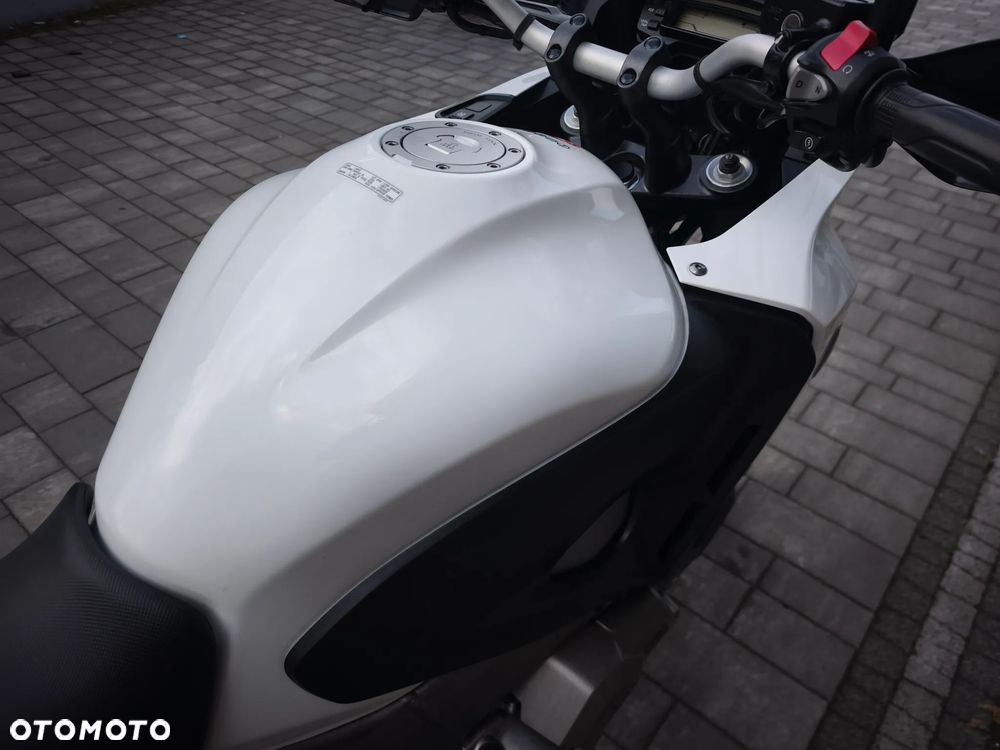 Honda VFR - 32
