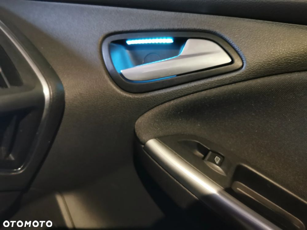 Ford Focus SW 1.0 EcoBoost S&S Titanium - 16