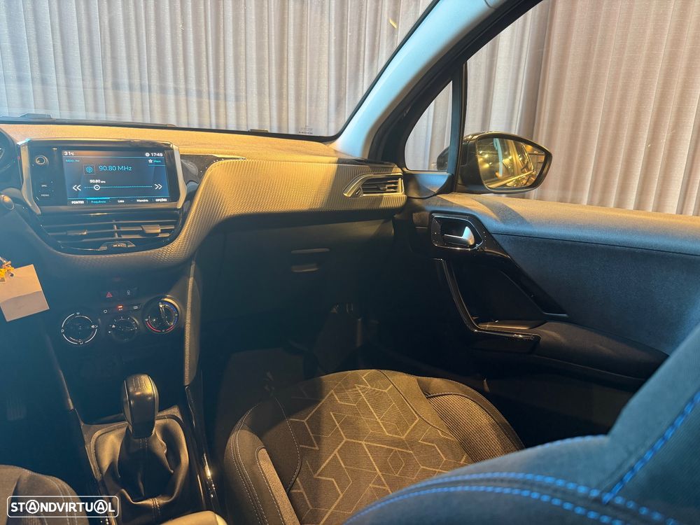 Peugeot 2008 1.2 PureTech Style - 24