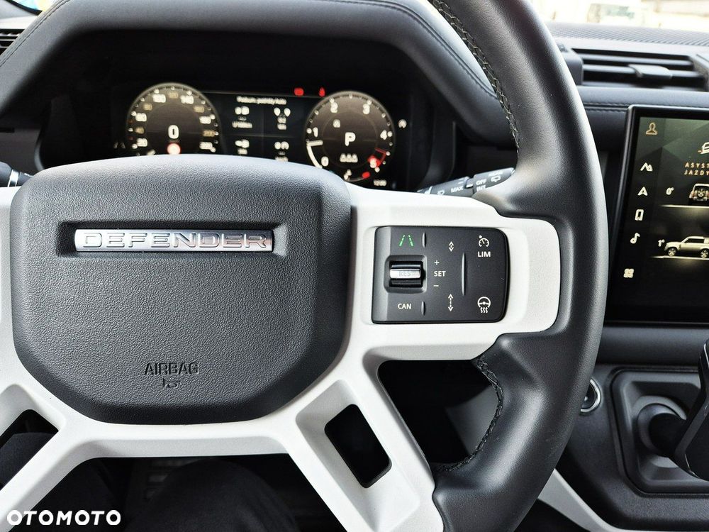 Land Rover Defender - 40