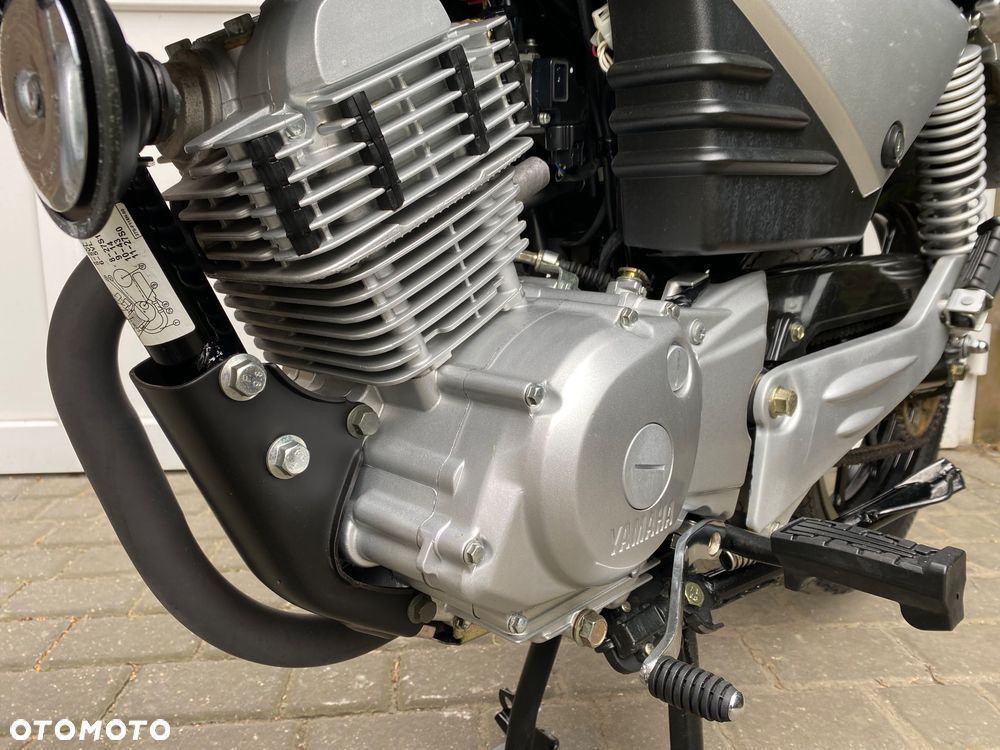 Yamaha YBR - 9