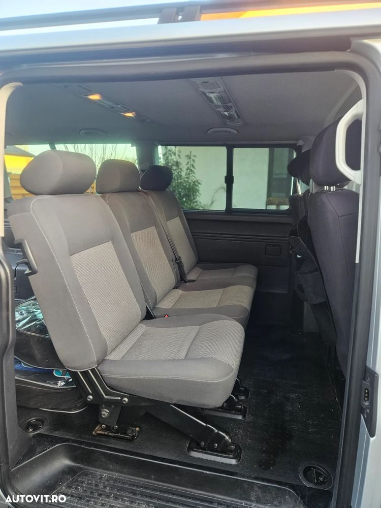 Volkswagen Caravelle - 5