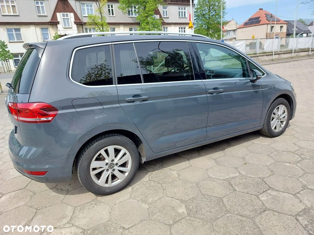 Volkswagen Touran - 8