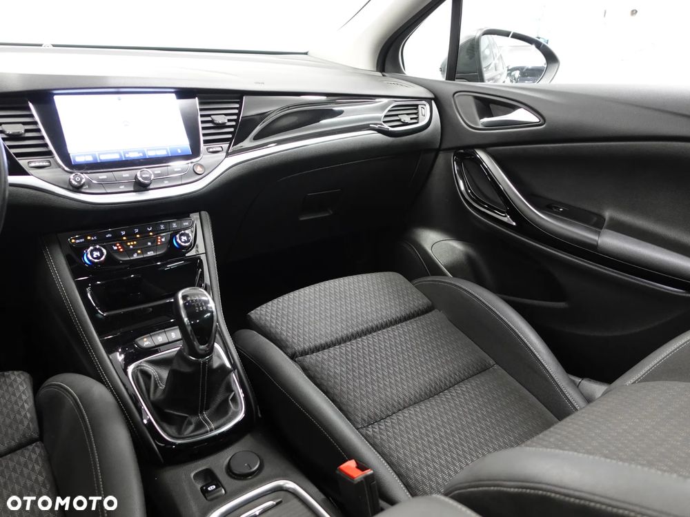 Opel Astra 1.6 BiTurbo D (CDTI) Start/Stop Innovation - 38