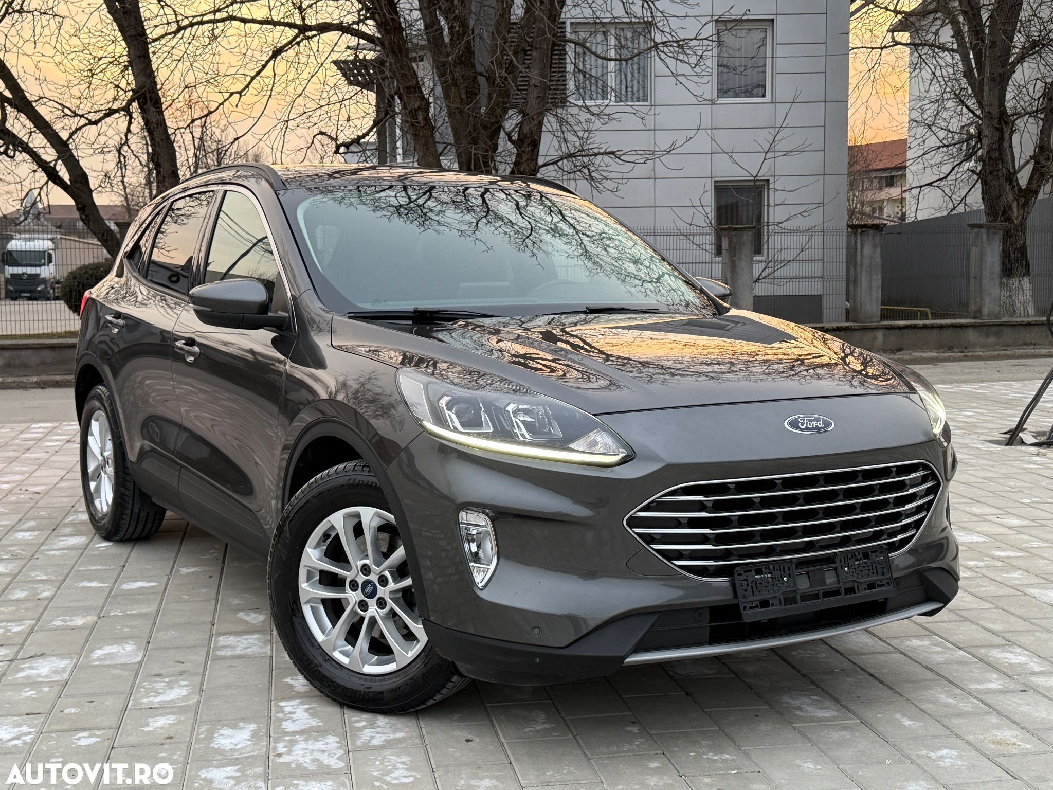 Ford Kuga 1.5 EcoBlue Aut. TITANIUM - 1