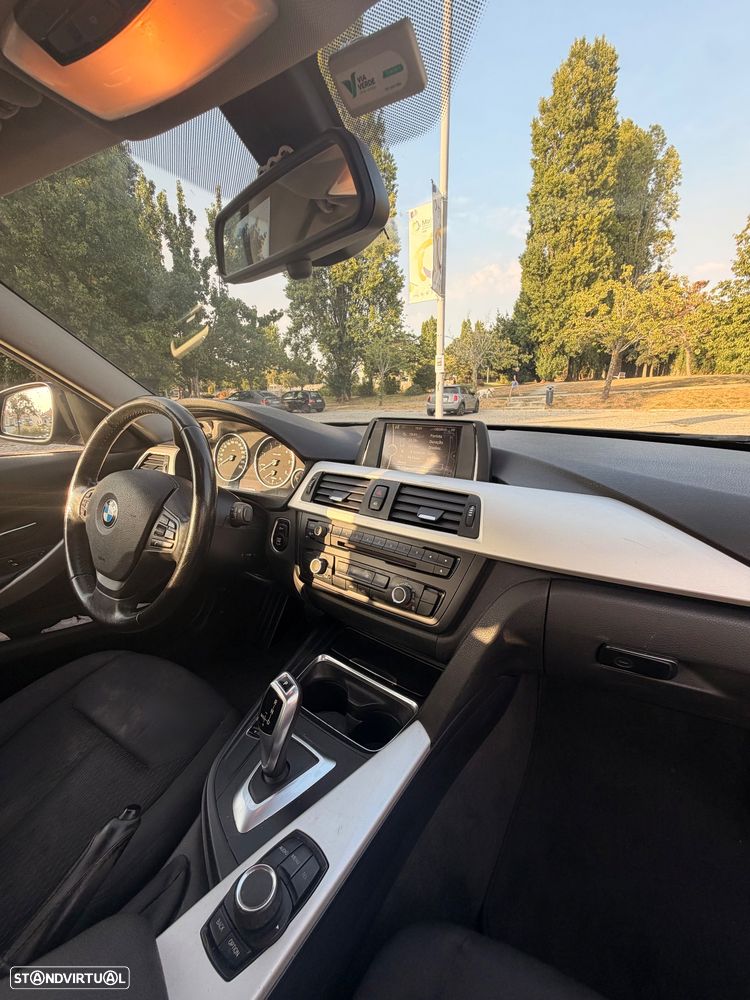 BMW 318 d Auto - 28