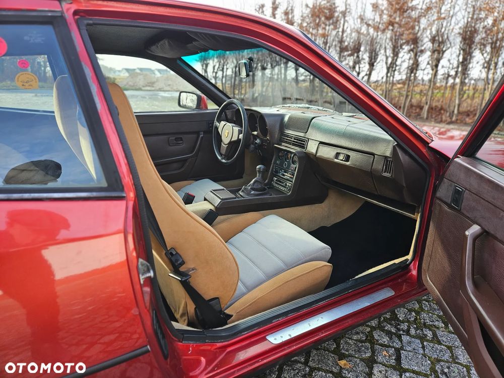 Porsche 924 - 12