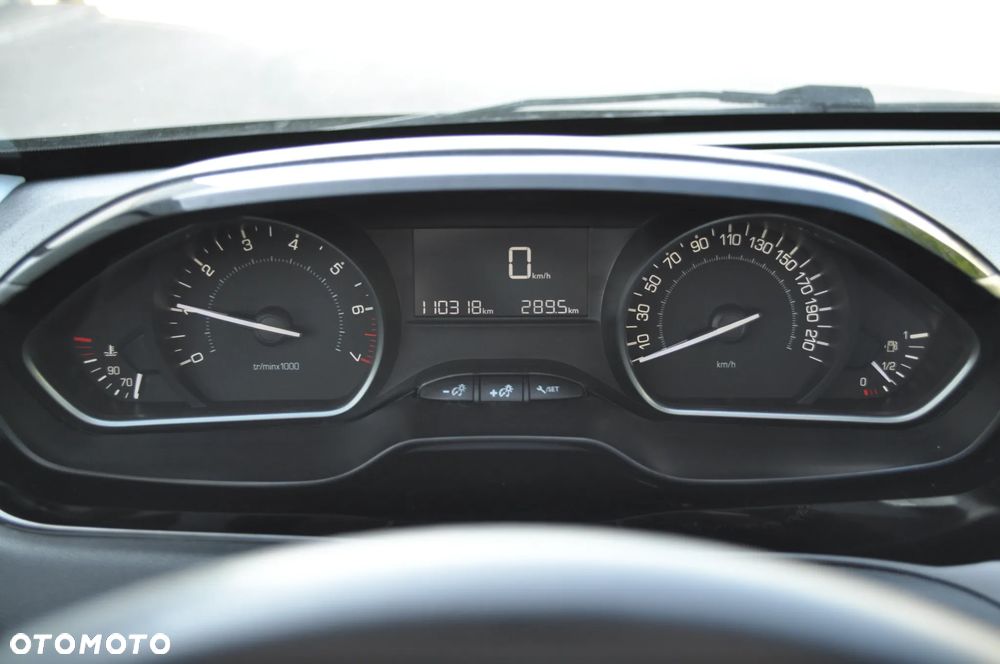 Peugeot 208 - 26