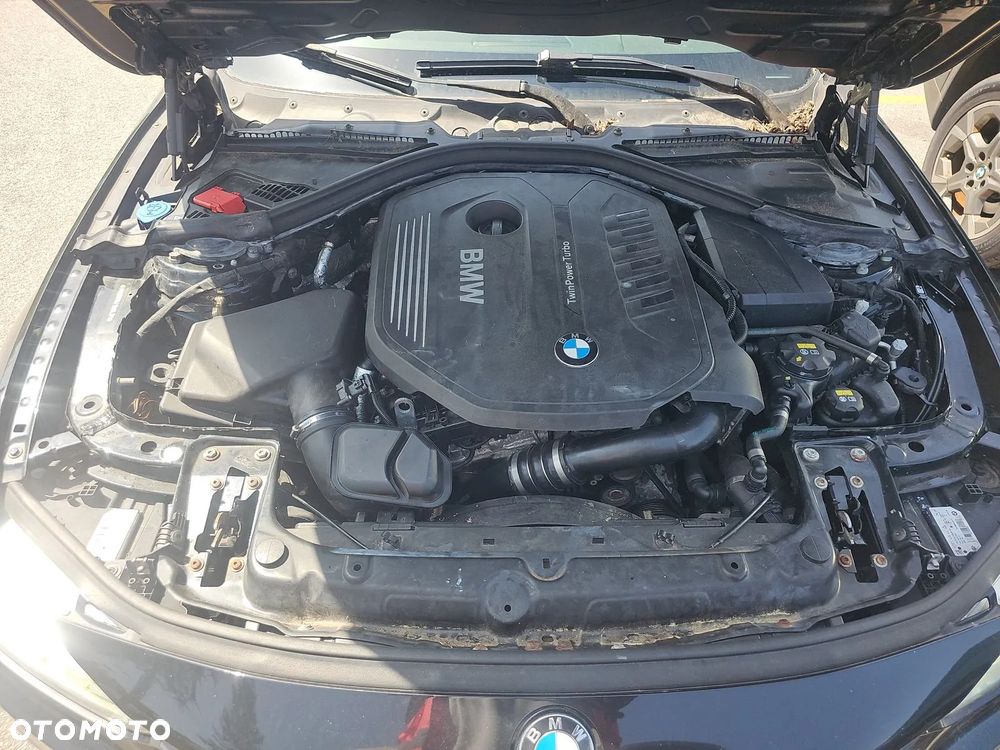 BMW Seria 3 340i xDrive M Sport - 9
