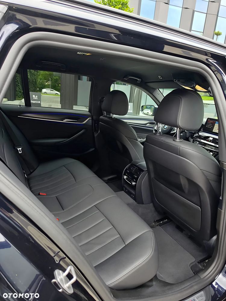 BMW Seria 5 520d M Sport Edition - 21
