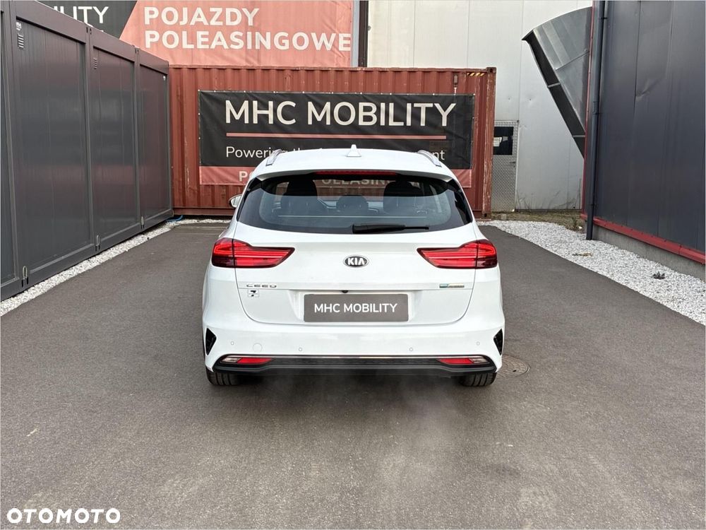 Kia Ceed 1.6 CRDi mHEV M DCT - 14