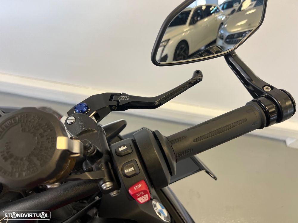 BMW M 1000 R M Competition - Carbon / Akrapovic - 29