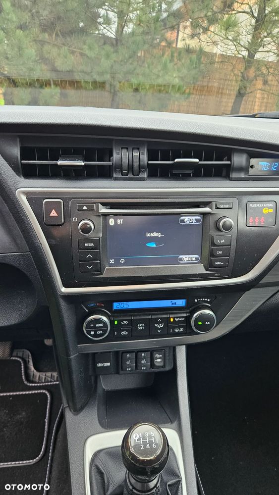 Toyota Auris 1.6 Premium Comfort - 13