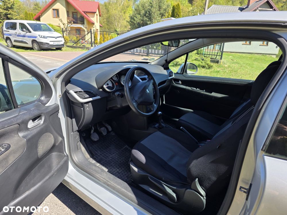 Peugeot 207 - 11