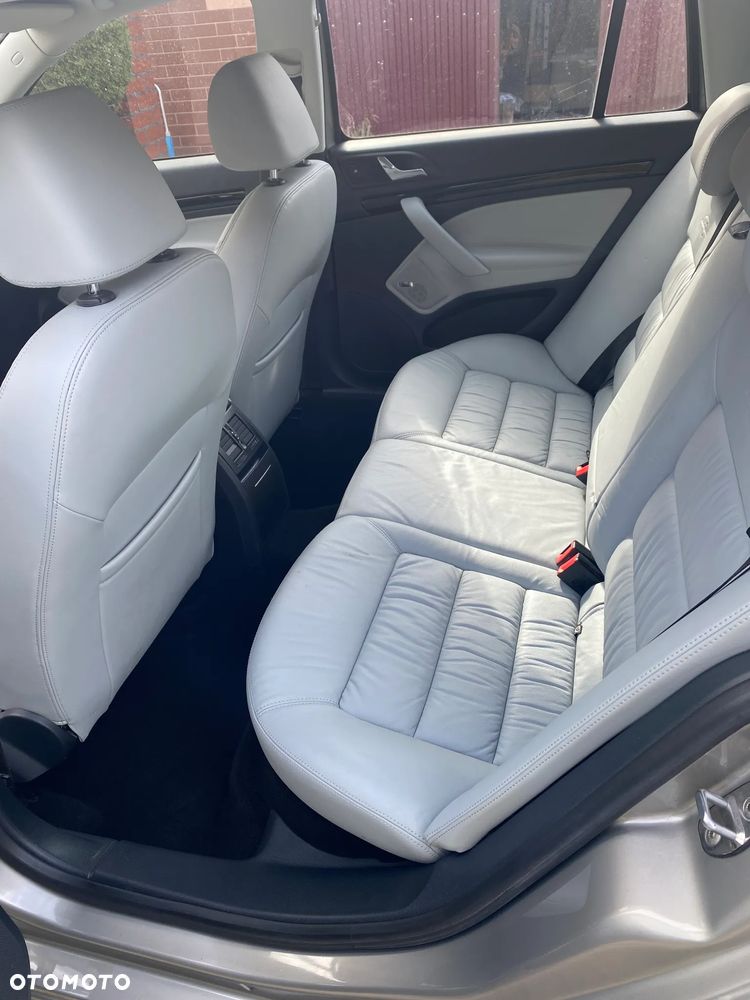 Skoda Octavia 2.0 TDI DPF DSG Laurin & Klement - 11