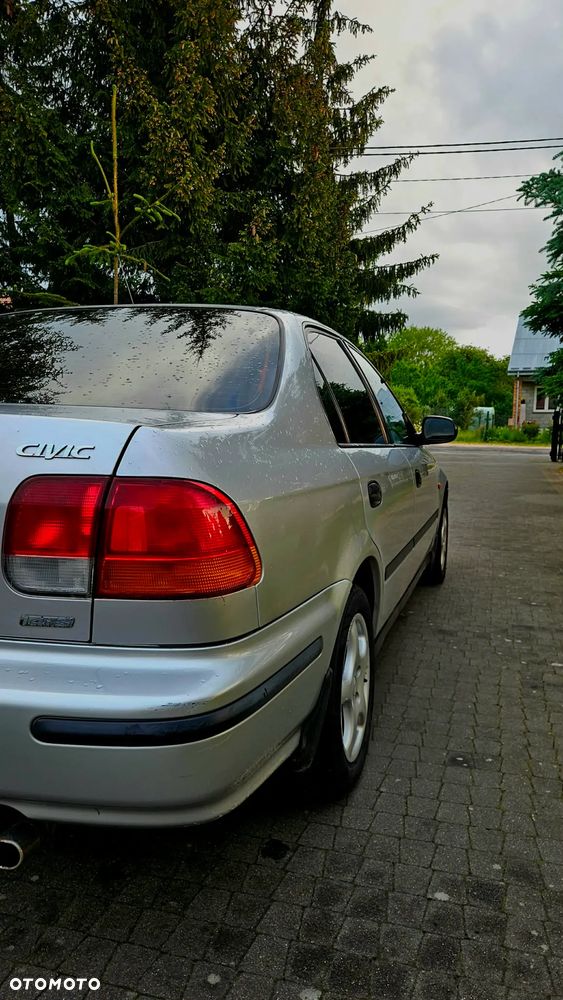 Honda Civic 1.4i S - 7