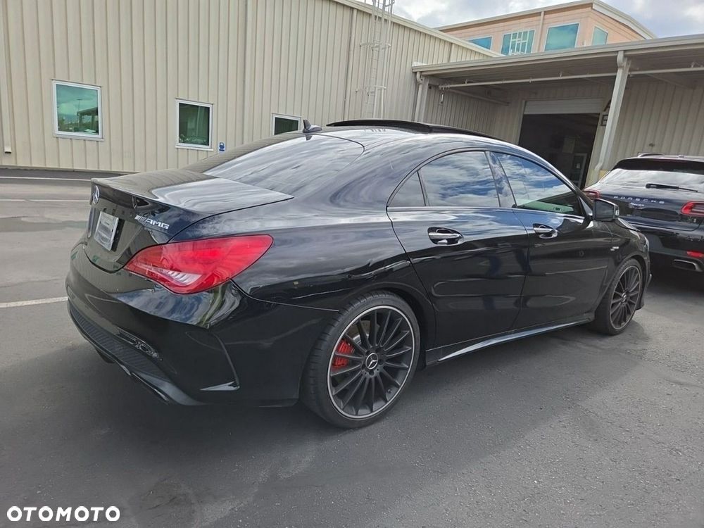 Mercedes-Benz CLA 45 AMG 4-Matic - 3