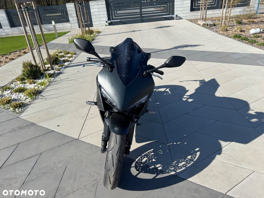 Honda CBR - 11