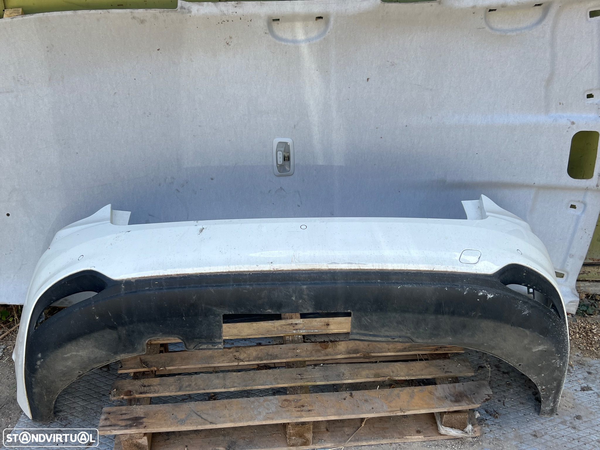 Para choques Fiat Tipo Carrinha trás Branco com sensores ótimo estado - 3