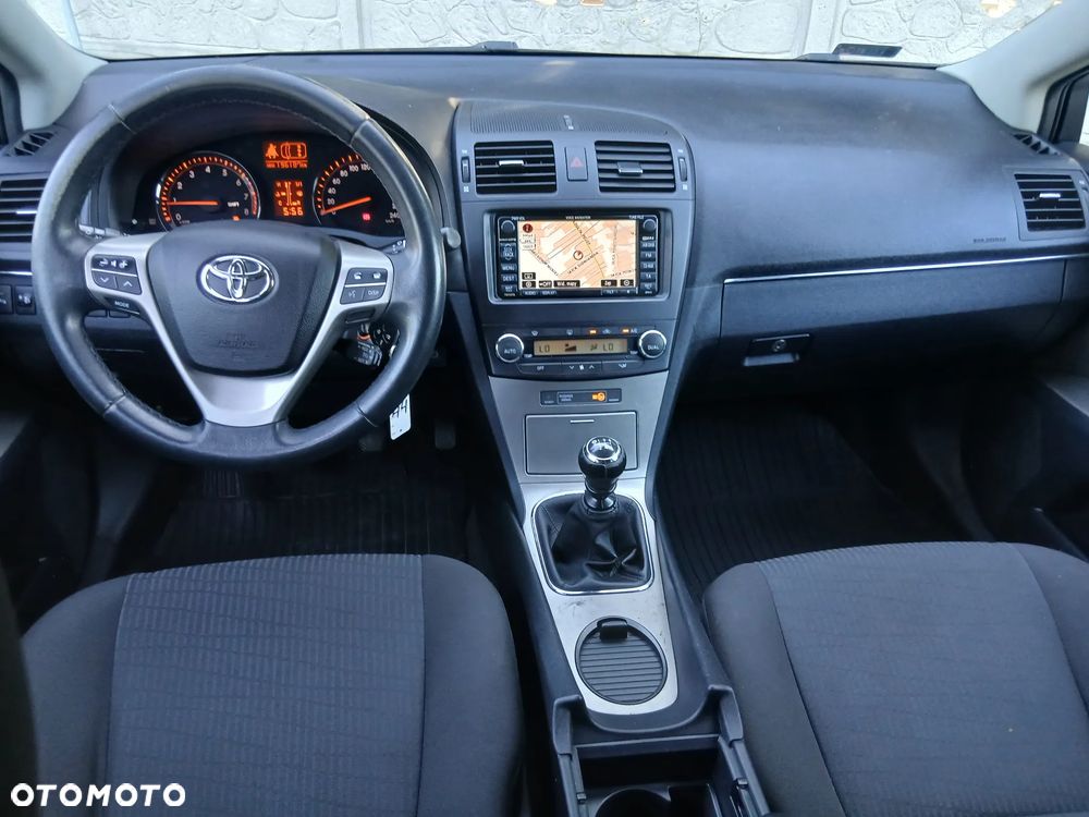 Toyota Avensis - 19