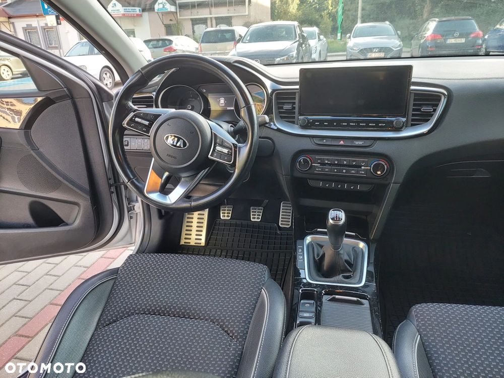 Kia Ceed - 14