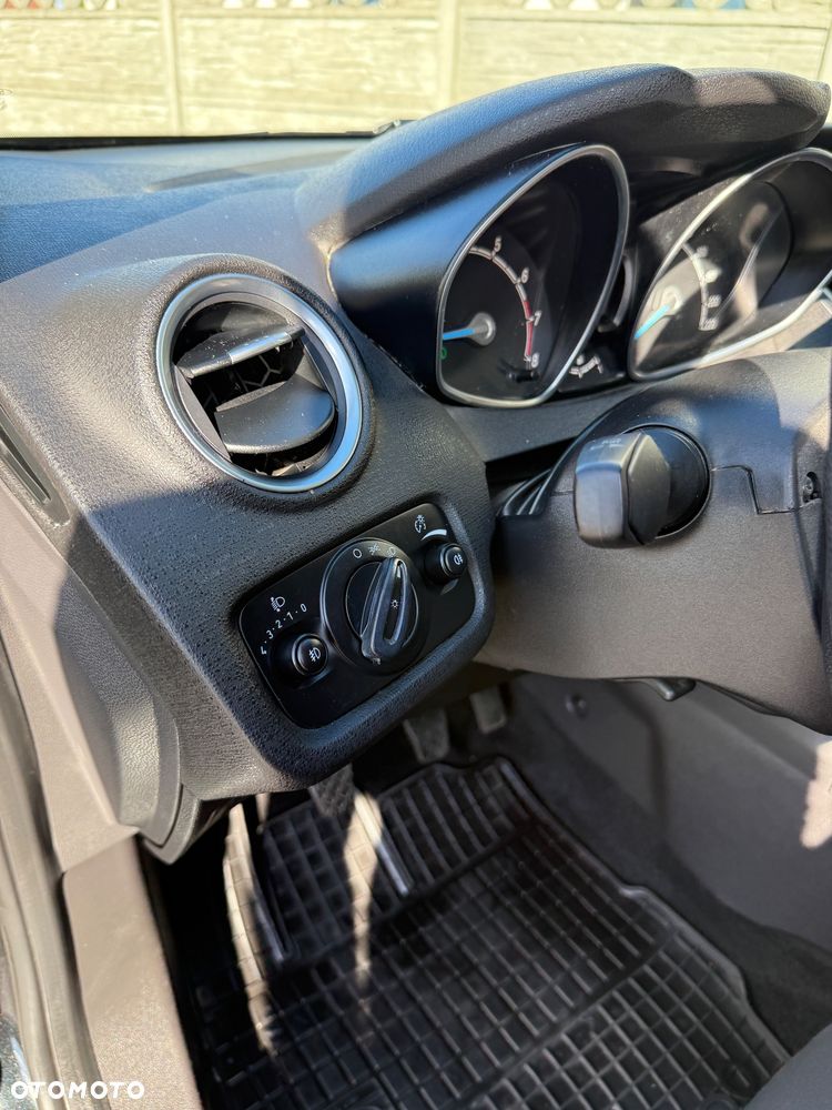 Ford Fiesta - 17