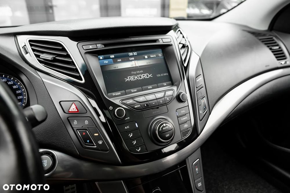 Hyundai i40 Kombi blue 1.7 CRDi DCT Premium - 38