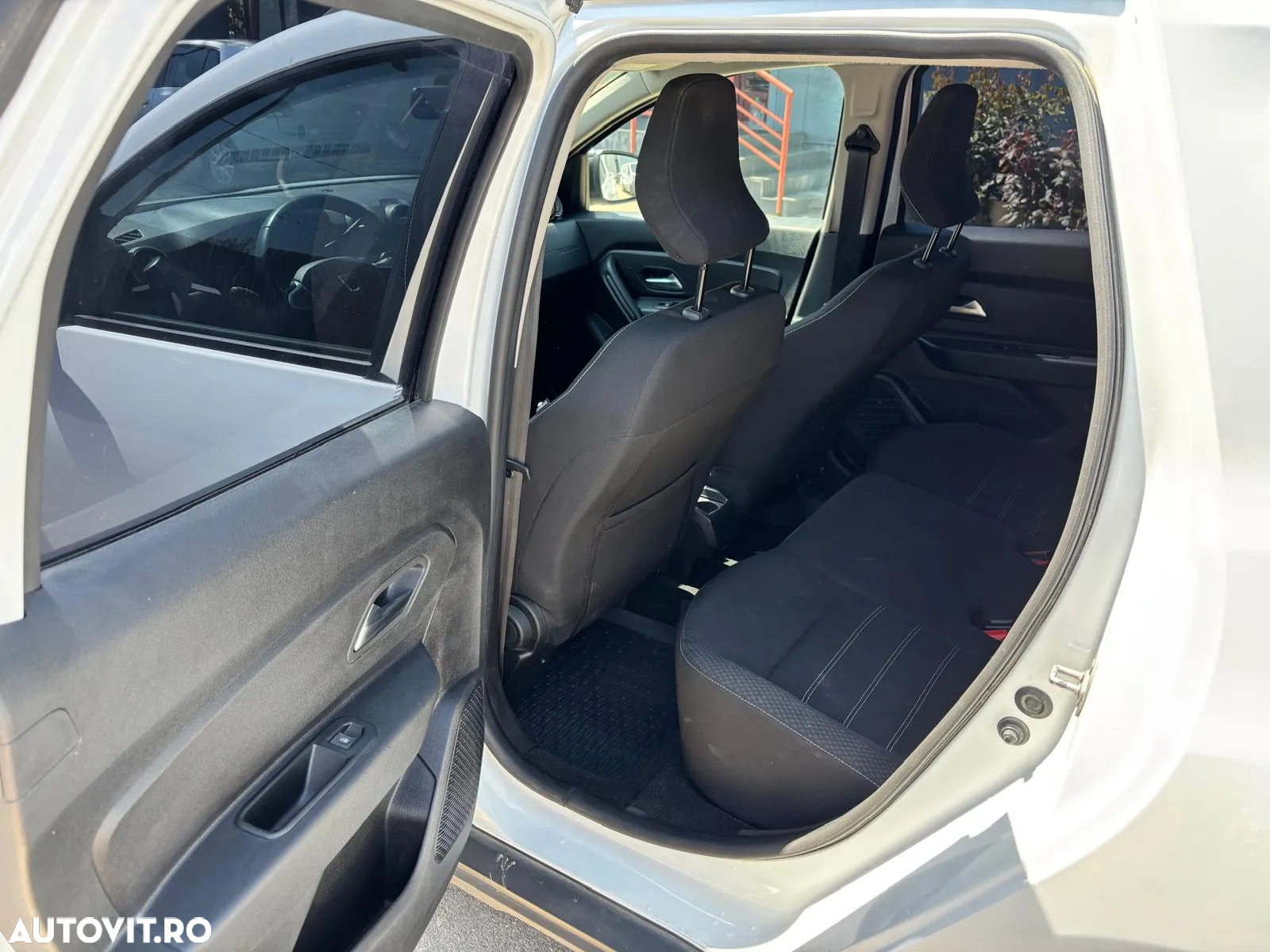 Dacia Duster 1.5 Blue dCi 4WD Comfort - 10