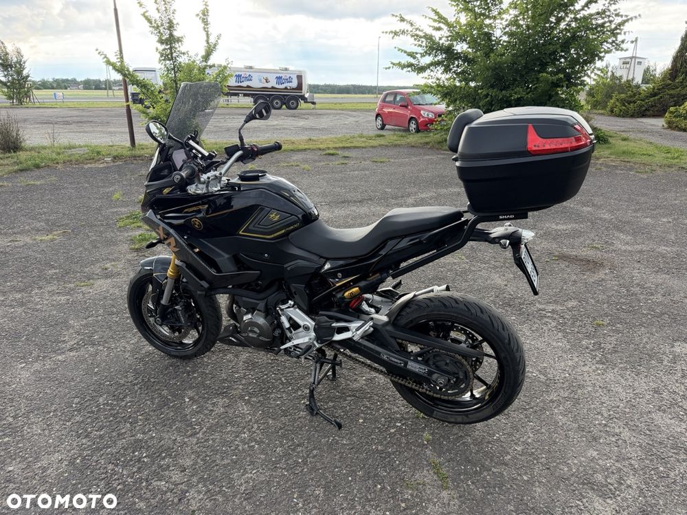 BMW XR - 8