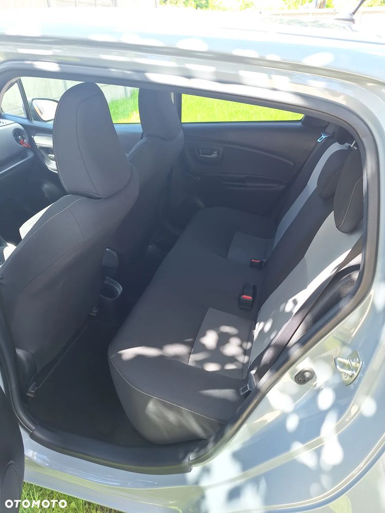 Toyota Yaris 1.5 Premium - 19