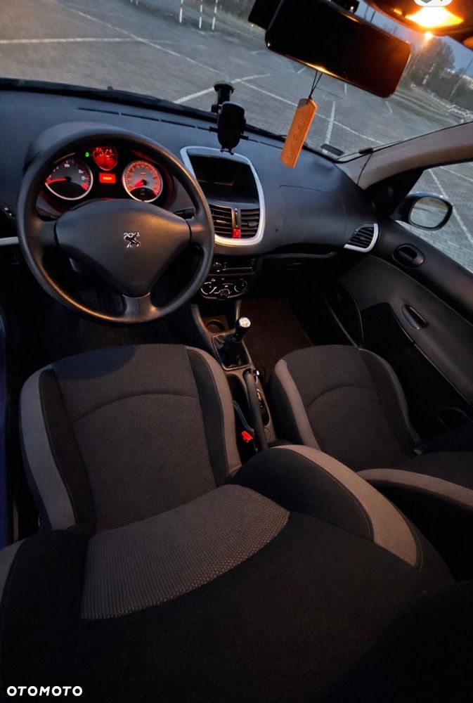 Peugeot 206 plus - 11
