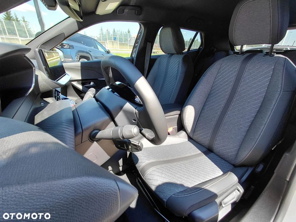 Peugeot 2008 PureTech mHEV Allure e-DCS6 - 10