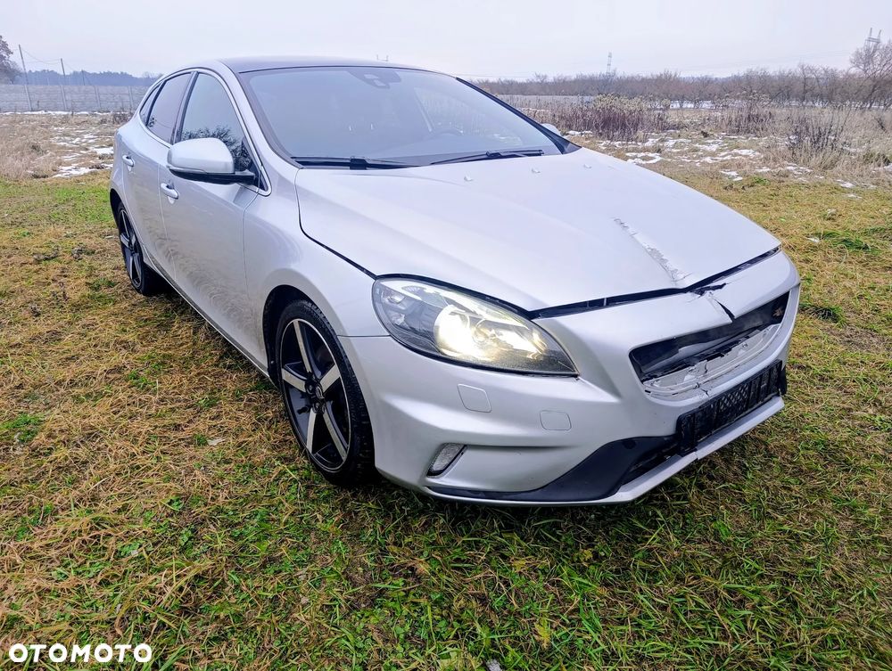 Volvo V40 T3 R Design - 5