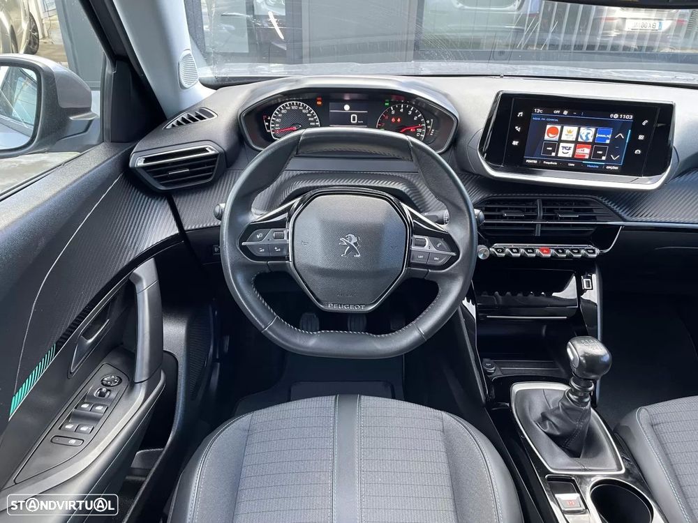 Peugeot 2008 1.2 PureTech Allure - 4