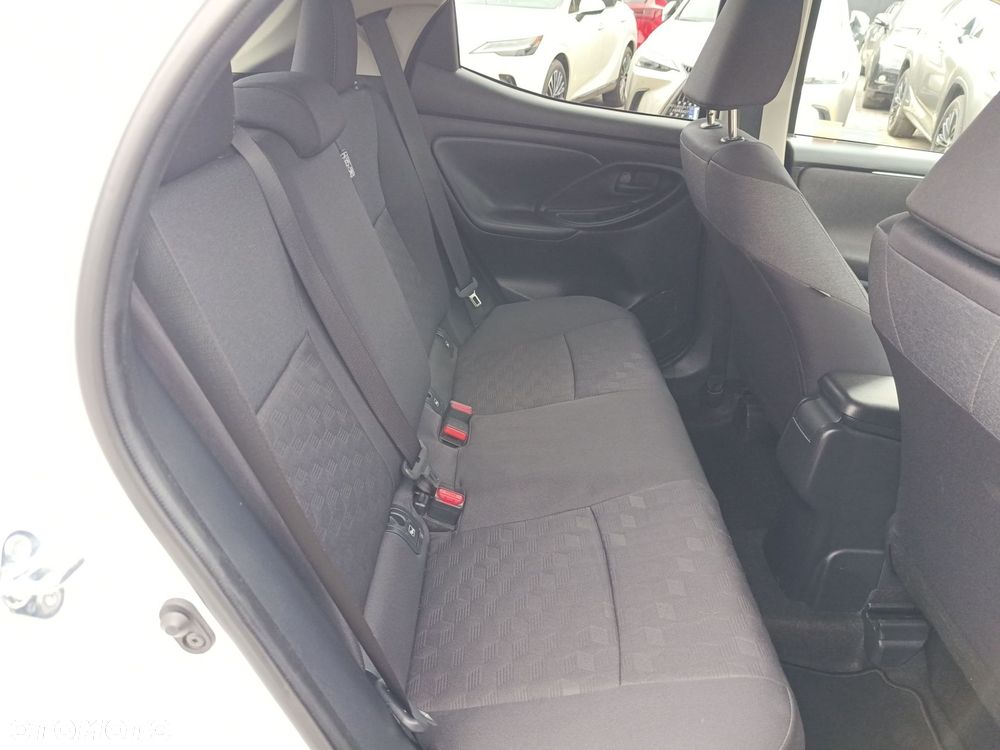 Toyota Yaris Hybrid 1.5 Style - 13