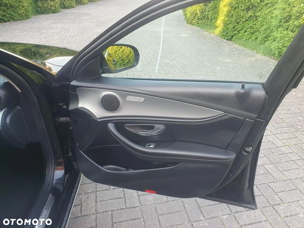 Mercedes-Benz Klasa E 200 d 9G-TRONIC - 15