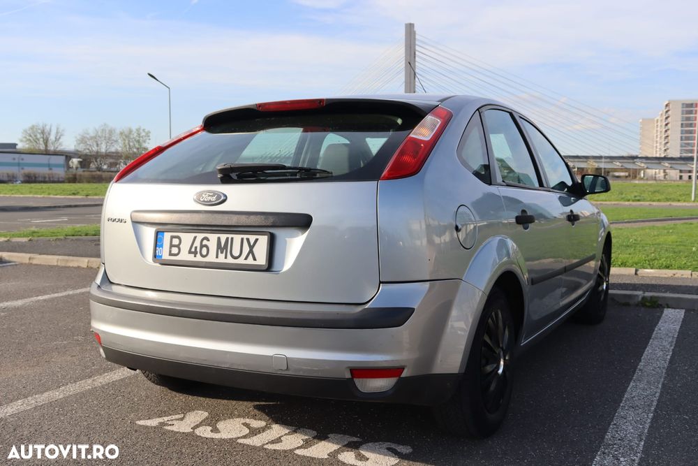 Ford Focus 1.4i Ambiente - 5