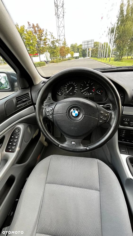 BMW Seria 5 525i - 14