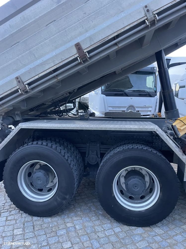 Mercedes Benz Arocs 3243 / 8x4 - Basculante - 5