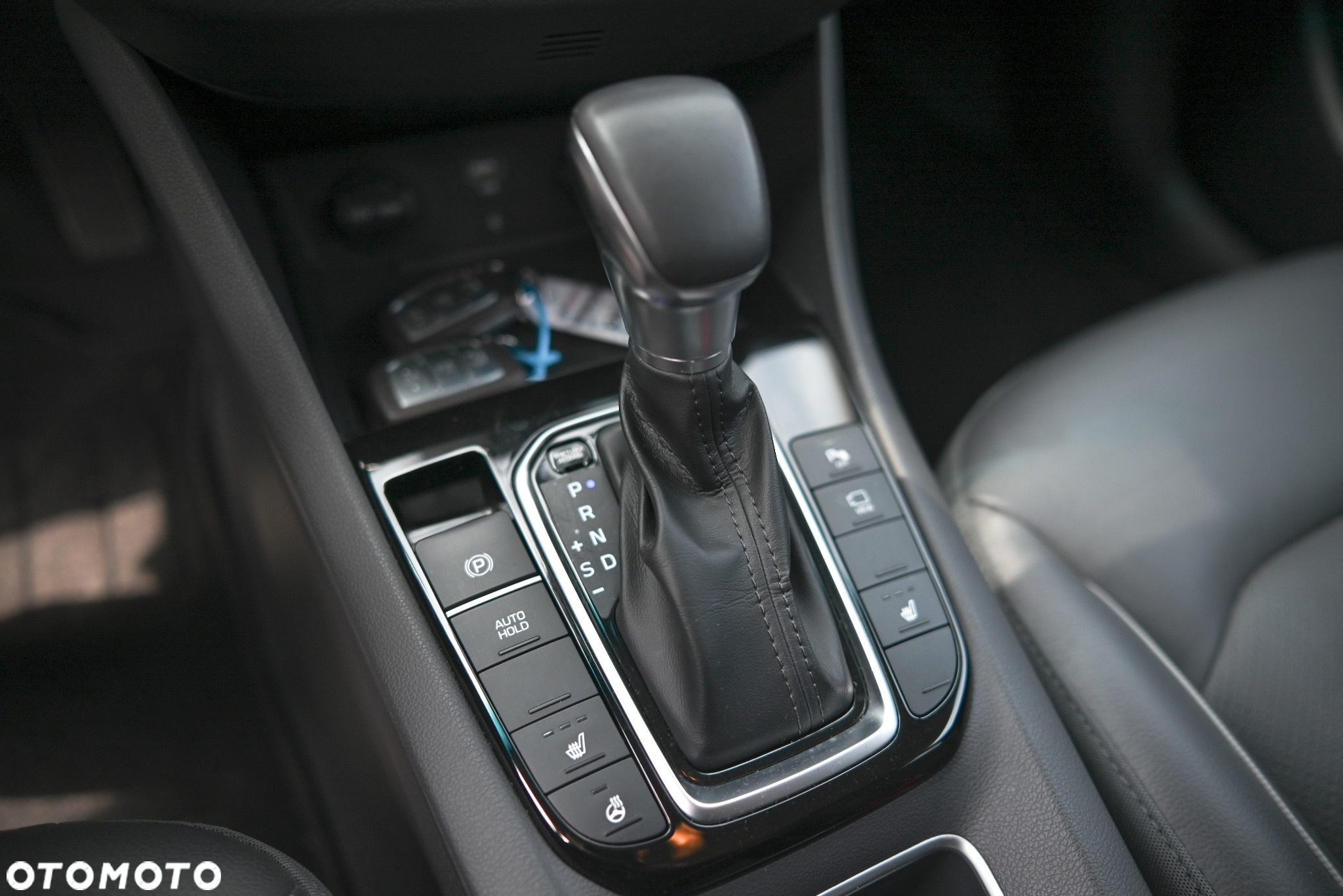 Hyundai IONIQ - 14