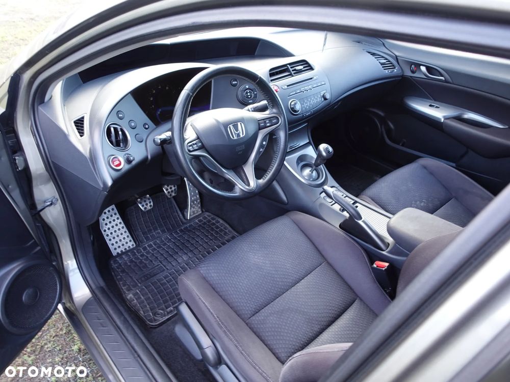 Honda Civic 1.8 Sport - 12