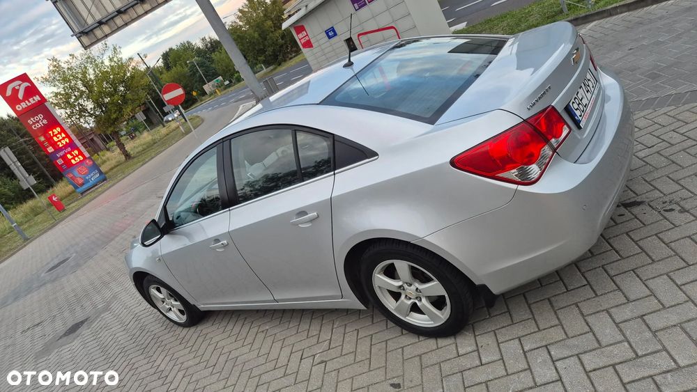 Chevrolet Cruze 1.6 LS+ - 5